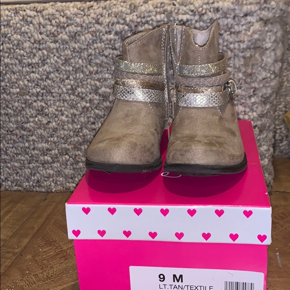 Olive & Edie booties